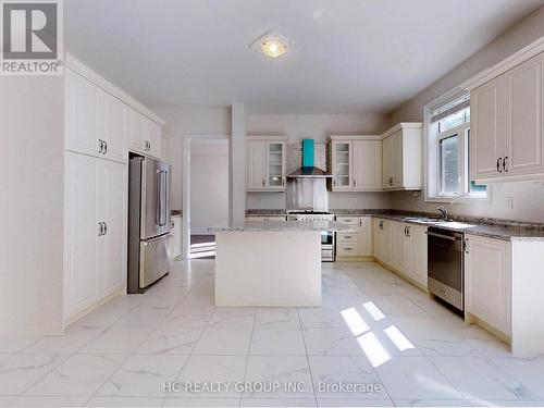 15 Trail Boulevard, Springwater, ON - Indoor Photo Showing Kitchen