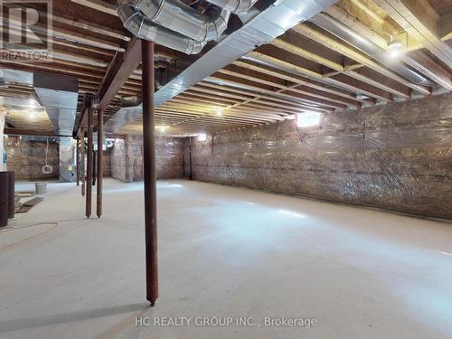 15 Trail Boulevard, Springwater, ON - Indoor Photo Showing Other Room