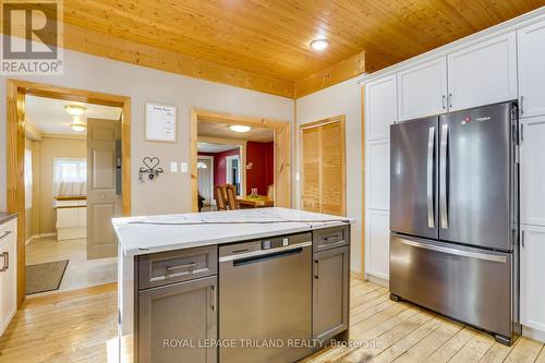 263 King Street, Southwest Middlesex (Glencoe), ON - Indoor Photo Showing Kitchen