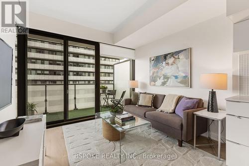 2912 - 185 Roehampton Avenue, Toronto (Mount Pleasant West), ON - Indoor Photo Showing Living Room