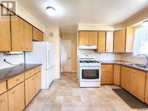 347 Nosov Drive, Iroquois Falls, ON - Indoor Photo Showing Kitchen With Double Sink