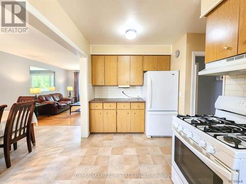 347 Nosov Drive, Iroquois Falls, ON - Indoor Photo Showing Kitchen