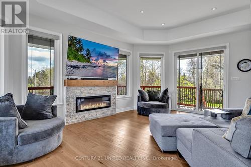 435 Raymond Street, Peterborough (Northcrest), ON - Indoor Photo Showing Living Room With Fireplace