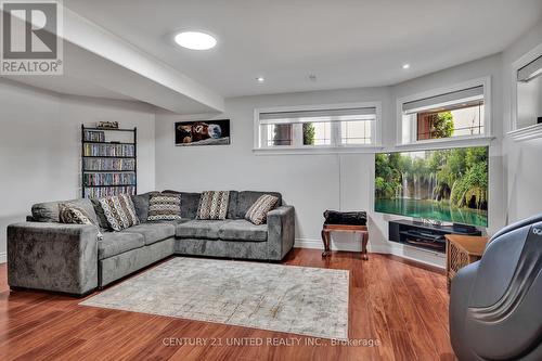 435 Raymond Street, Peterborough (Northcrest), ON - Indoor Photo Showing Living Room