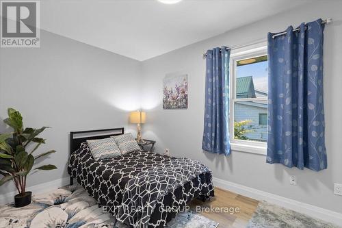 22 Alfred Street, Quinte West, ON - Indoor Photo Showing Bedroom