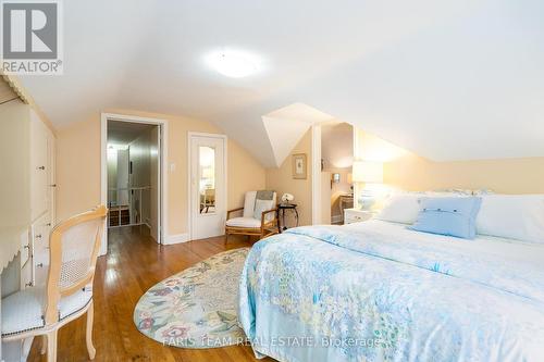 208 Edward Street, Orillia, ON - Indoor Photo Showing Bedroom