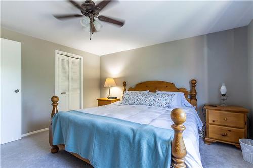 1216 Consort Crescent, Burlington, ON - Indoor Photo Showing Bedroom