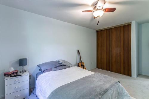 1216 Consort Crescent, Burlington, ON - Indoor Photo Showing Bedroom