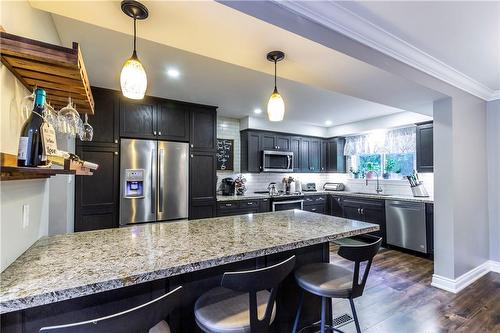 1216 Consort Crescent, Burlington, ON - Indoor Photo Showing Kitchen With Upgraded Kitchen