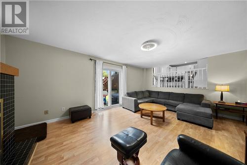 797 Tulane Avenue, Sudbury, ON - Indoor Photo Showing Living Room