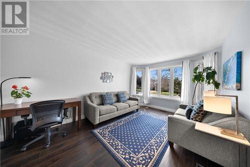 797 Tulane Avenue, Sudbury, ON - Indoor Photo Showing Living Room