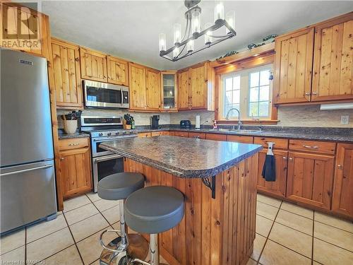 6806 21 Highway, South Bruce Peninsula, ON - Indoor Photo Showing Kitchen