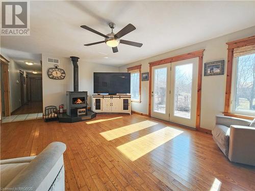 6806 21 Highway, South Bruce Peninsula, ON - Indoor Photo Showing Living Room With Fireplace