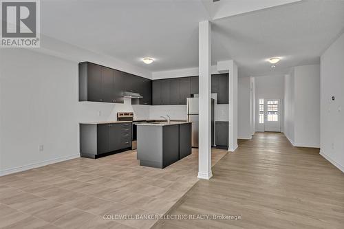 3 Hillcroft Way, Kawartha Lakes (Bobcaygeon), ON - Indoor Photo Showing Kitchen