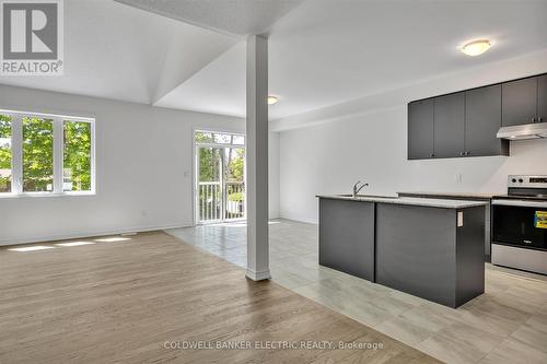 3 Hillcroft Way, Kawartha Lakes (Bobcaygeon), ON - Indoor Photo Showing Kitchen