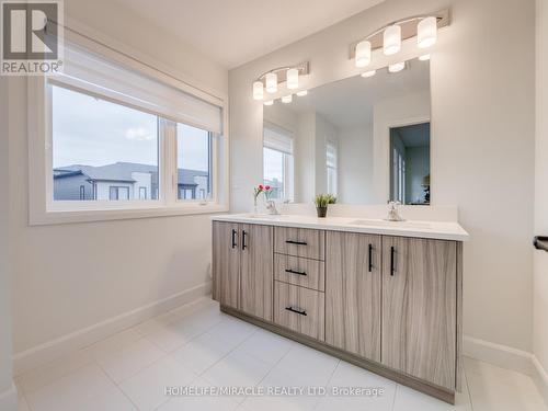 12 Southam Lane, Hamilton (Mountview), ON - Indoor Photo Showing Bathroom