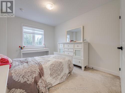 12 Southam Lane, Hamilton (Mountview), ON - Indoor Photo Showing Bedroom