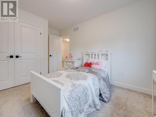 12 Southam Lane, Hamilton (Mountview), ON - Indoor Photo Showing Bedroom