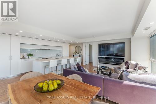 1302 - 99 Foxbar Road, Toronto (Yonge-St. Clair), ON - Indoor Photo Showing Living Room