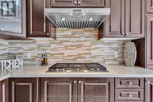 125 Russell Creek Drive, Brampton (Sandringham-Wellington North), ON - Indoor Photo Showing Kitchen