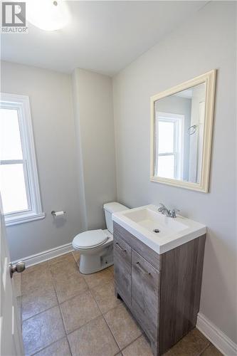 Bathroom - 543 Gloucester Street, Cornwall, ON - Indoor Photo Showing Bathroom