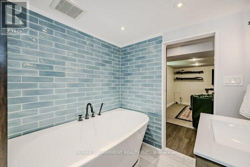 412 Valermo Drive, Toronto (Alderwood), ON - Indoor Photo Showing Bathroom