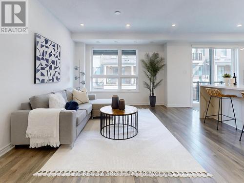 354 Arthur Bonner Avenue, Markham (Cornell), ON - Indoor Photo Showing Living Room