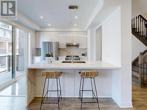 354 Arthur Bonner Avenue, Markham (Cornell), ON - Indoor Photo Showing Kitchen With Upgraded Kitchen