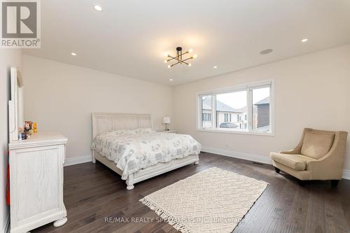 1214 Pondside Trail, Oakville, ON - Indoor Photo Showing Bedroom