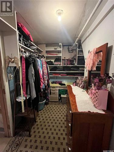 113 H Avenue N, Saskatoon, SK - Indoor With Storage