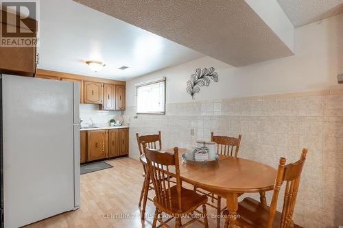 79 Roundhill Court, London, ON - Indoor Photo Showing Dining Room