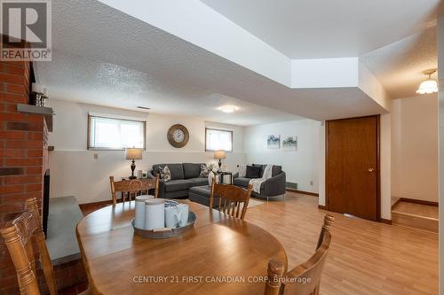 79 Roundhill Court, London, ON - Indoor Photo Showing Dining Room