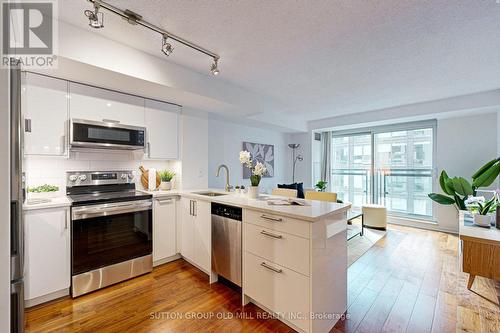 905 - 75 Dalhousie Street, Toronto (Church-Yonge Corridor), ON - Indoor Photo Showing Kitchen With Stainless Steel Kitchen With Upgraded Kitchen