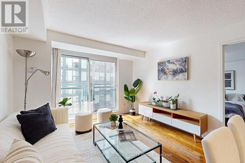 905 - 75 Dalhousie Street, Toronto (Church-Yonge Corridor), ON - Indoor Photo Showing Living Room