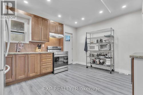 15 Lincoln Street, Hamilton (Crown Point), ON - Indoor Photo Showing Kitchen