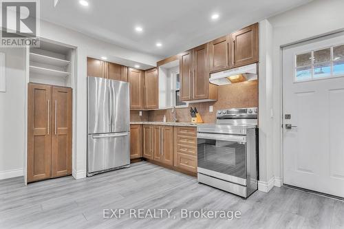 15 Lincoln Street, Hamilton (Crown Point), ON - Indoor Photo Showing Kitchen