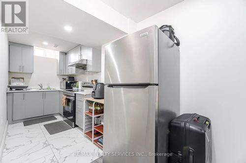 58 Russell Creek Drive, Brampton (Sandringham-Wellington North), ON - Indoor Photo Showing Kitchen