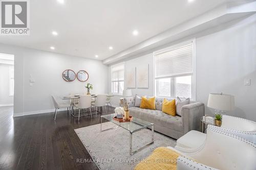 58 Russell Creek Drive, Brampton (Sandringham-Wellington North), ON - Indoor Photo Showing Living Room