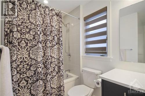 206 Osterley Way, Stittsville, ON - Indoor Photo Showing Bathroom