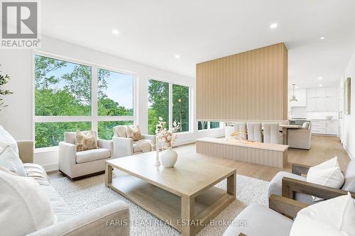 25 Deerhurst Highlands Drive, Huntsville, ON - Indoor Photo Showing Living Room