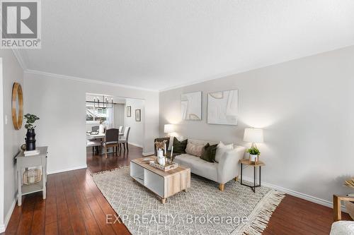 24 Bannerman Court, Whitby (Lynde Creek), ON - Indoor Photo Showing Living Room