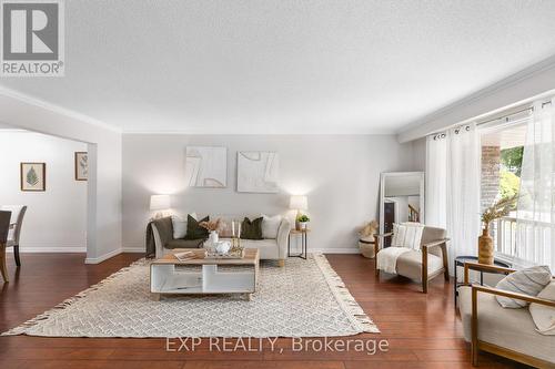 24 Bannerman Court, Whitby (Lynde Creek), ON - Indoor Photo Showing Living Room