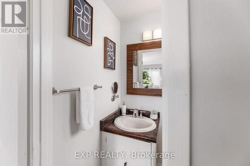 24 Bannerman Court, Whitby (Lynde Creek), ON -  Photo Showing Bathroom