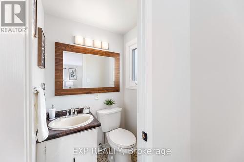 24 Bannerman Court, Whitby (Lynde Creek), ON - Indoor Photo Showing Bathroom