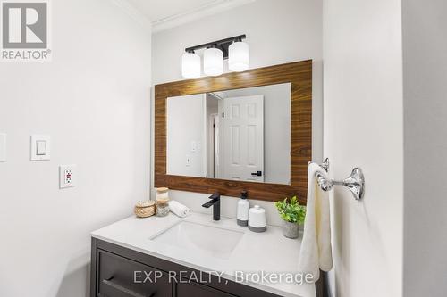 24 Bannerman Court, Whitby (Lynde Creek), ON - Indoor Photo Showing Bathroom