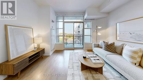 540 - 540 Bur Oak Avenue, Markham, ON - Indoor Photo Showing Living Room