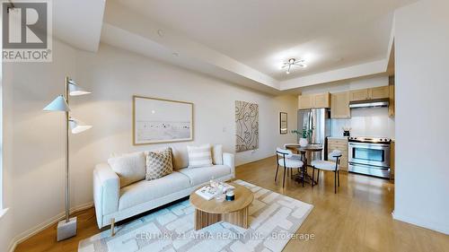 540 - 540 Bur Oak Avenue, Markham (Berczy), ON - Indoor Photo Showing Living Room