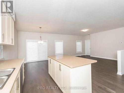 29 Barker Parkway, Thorold, ON - Indoor Photo Showing Kitchen