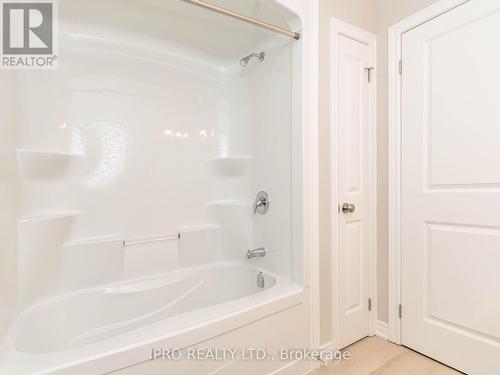 29 Barker Parkway, Thorold, ON - Indoor Photo Showing Bathroom