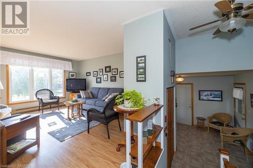 1940 8Th Avenue E, Owen Sound, ON - Indoor Photo Showing Living Room